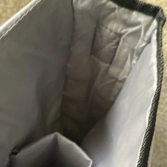 Insulated divided Wine Bag - Tequila Patrón Dufry San Juan, Puerto Rico 🇵🇷 - Picture 14 of 15